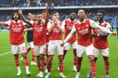 滕哈格真的“吃回扣”了？德甲最速下课到底冤不冤？